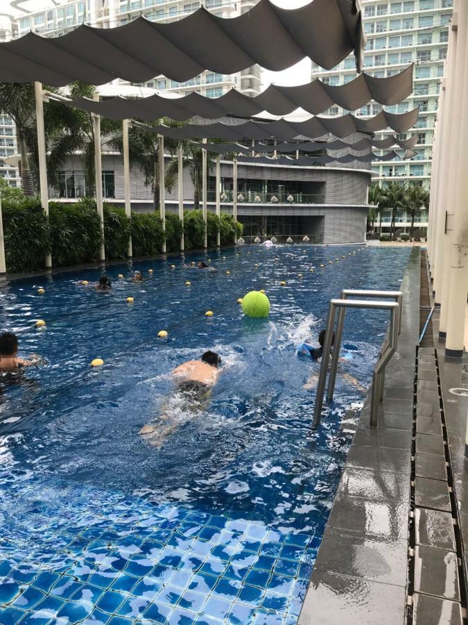 Azure Condo Resort Paranaque Bldg Maldives Manila Esterno foto